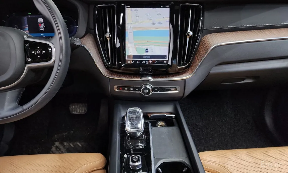 Фото 15 - Volvo XC60