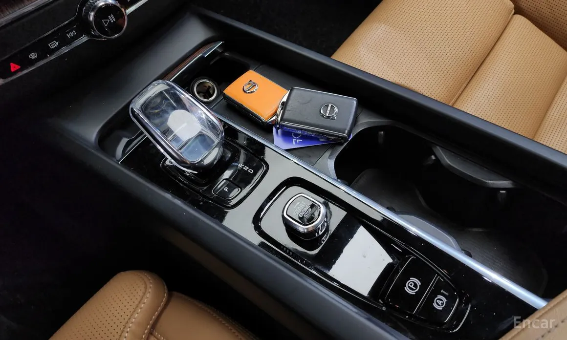 Фото 9 - Volvo XC60