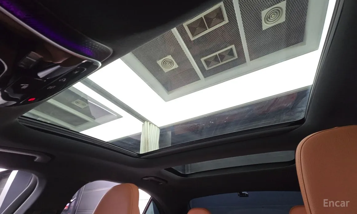 Photo 18 - Mercedes-Benz C-Class