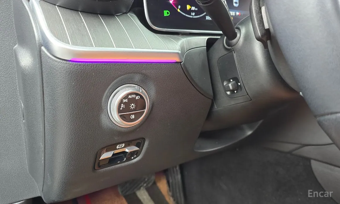 Photo 19 - Mercedes-Benz C-Class