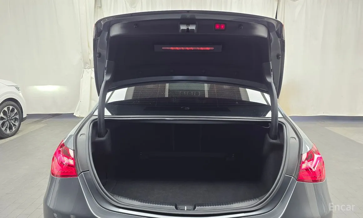 Photo 20 - Mercedes-Benz C-Class