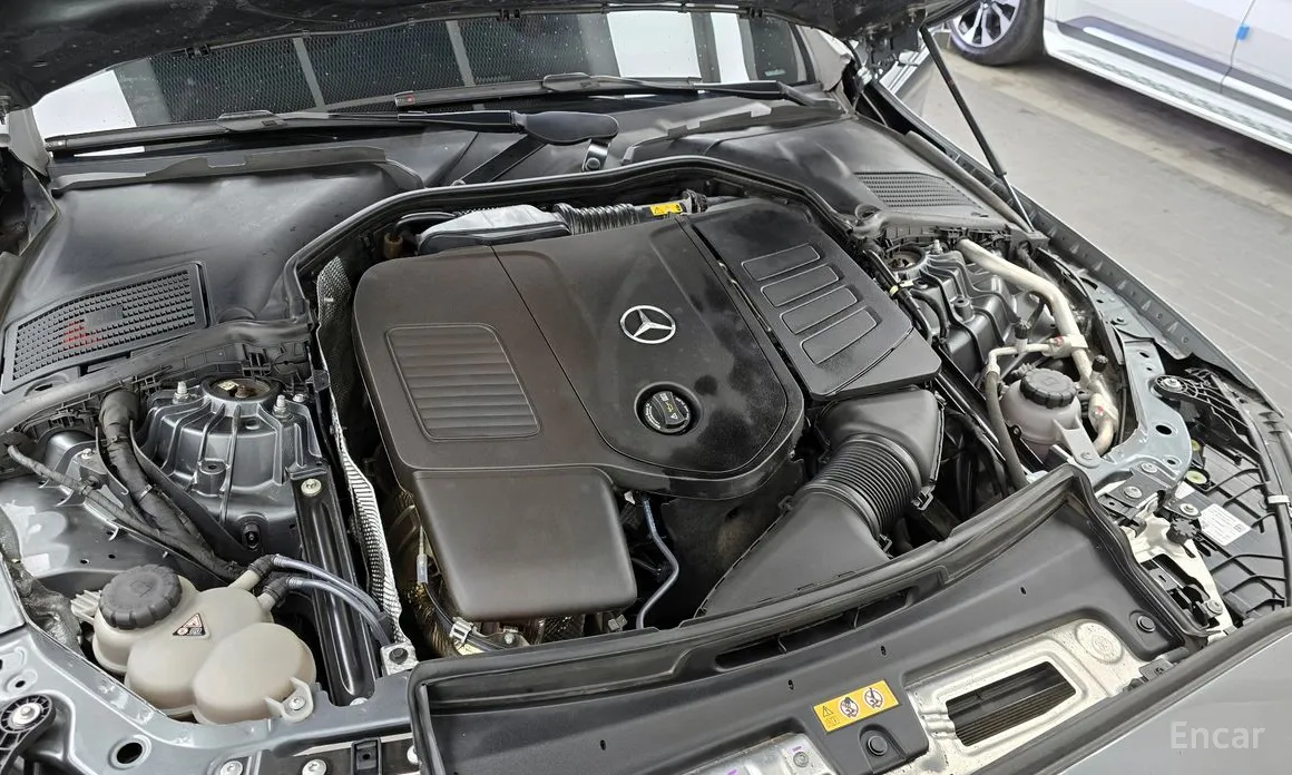 Photo 6 - Mercedes-Benz C-Class