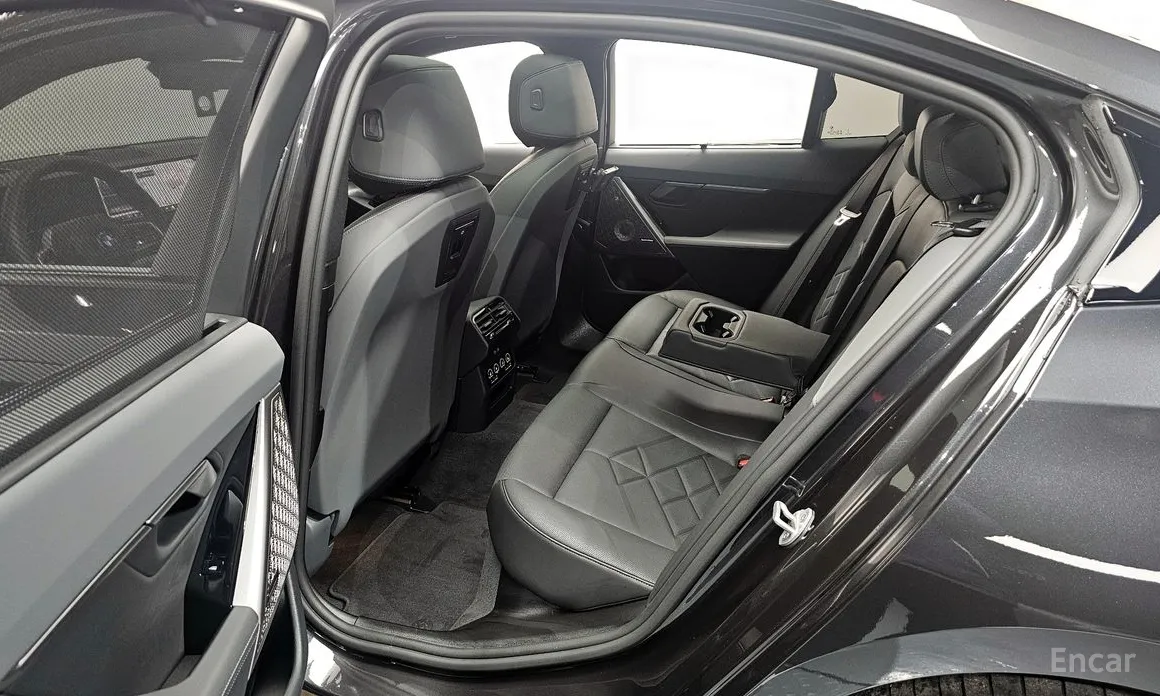 Фото 11 - BMW i5