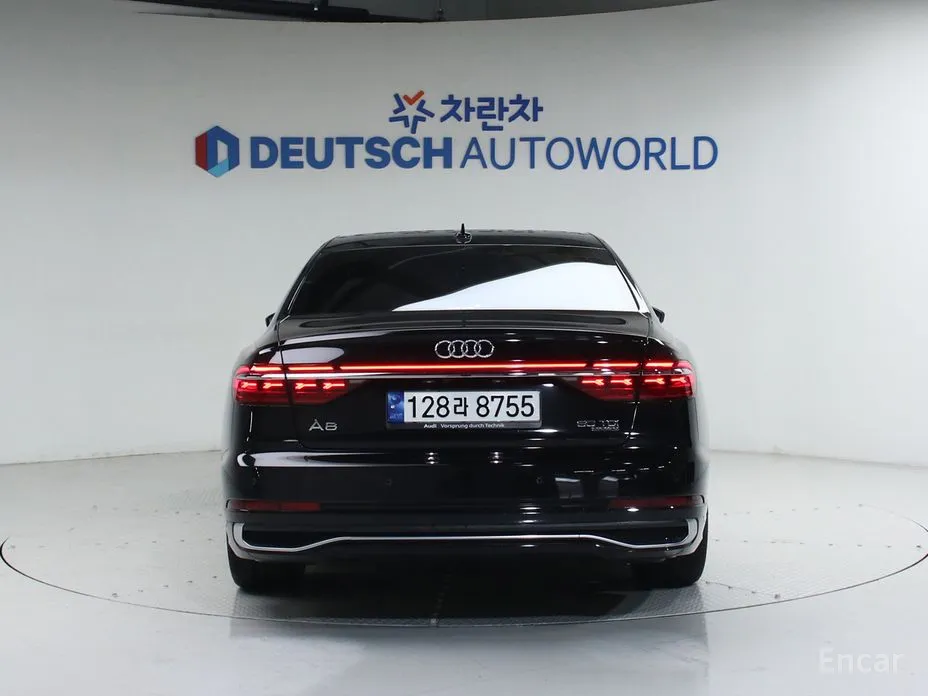 Photo 4 - Audi A8