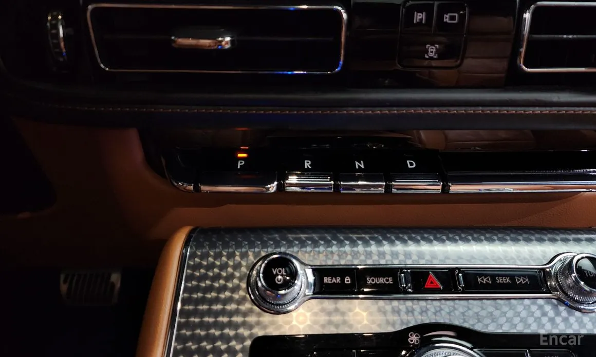 Фото 9 - Lincoln Aviator