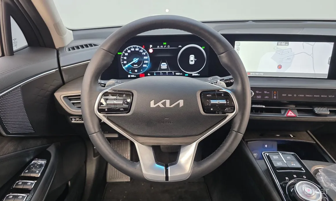 Photo 13 - Kia K8