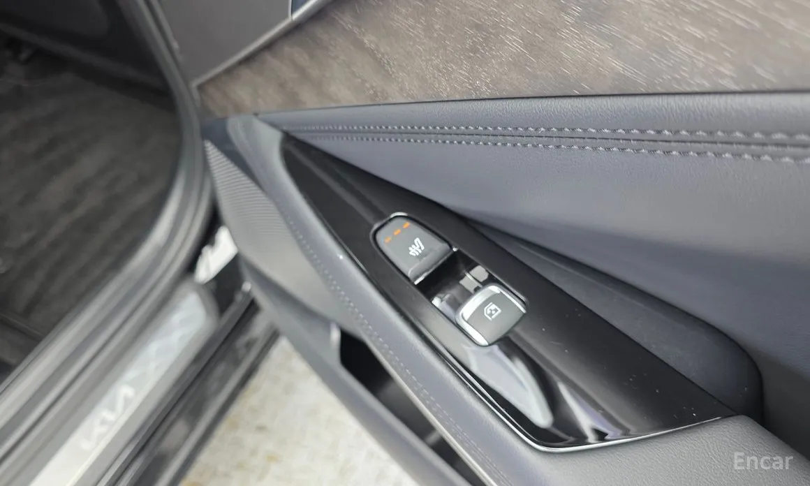 Photo 19 - Kia K8