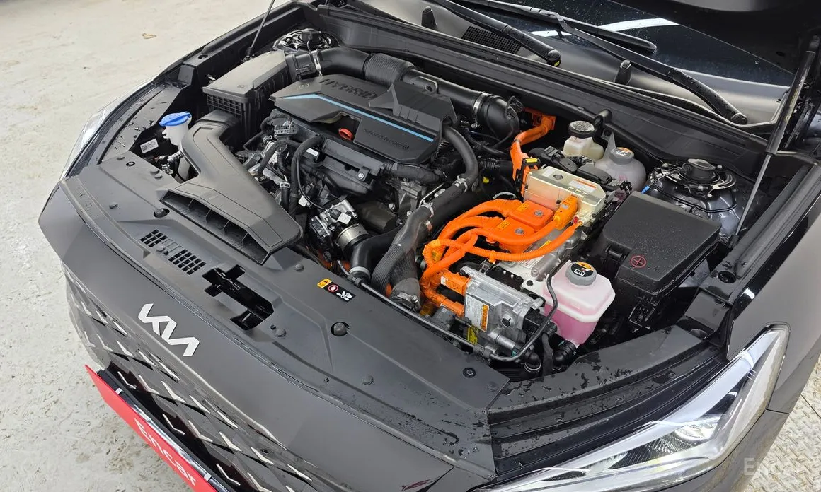 Photo 6 - Kia K8