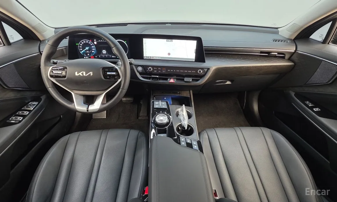 Photo 7 - Kia K8