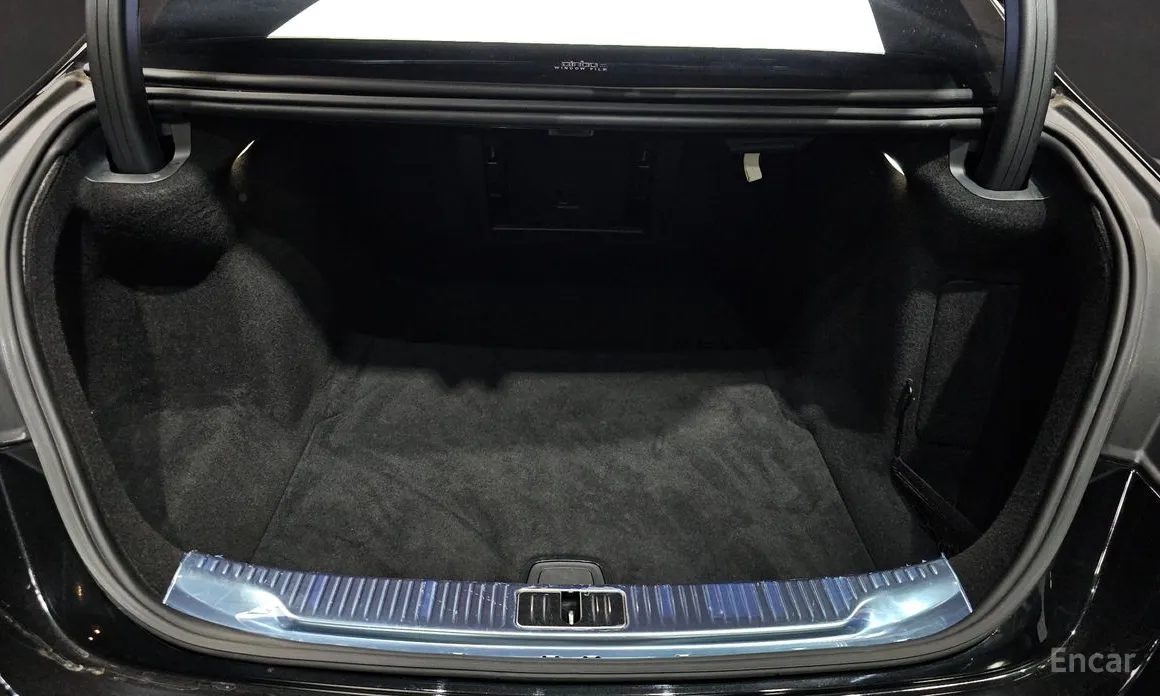 Фото 20 - Mercedes-Benz S-Class