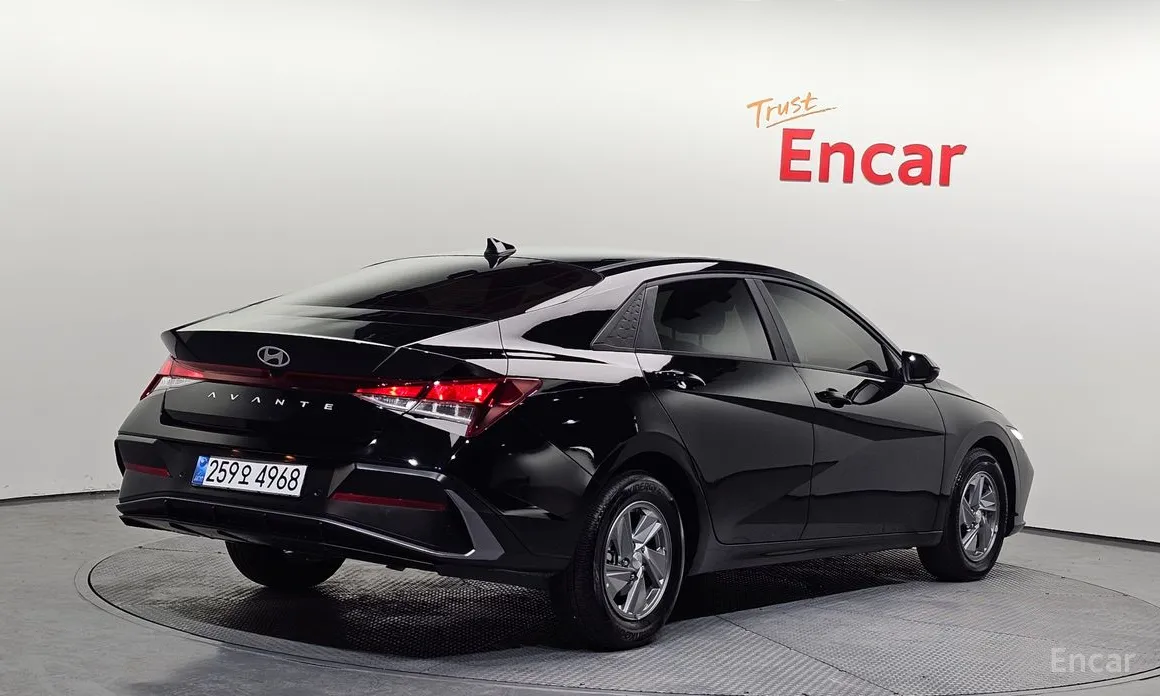 Фото 2 - Hyundai Avante