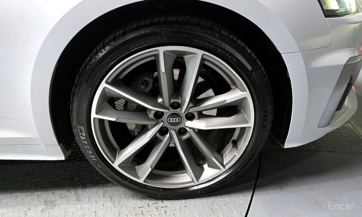 Фото 5 - Audi A5