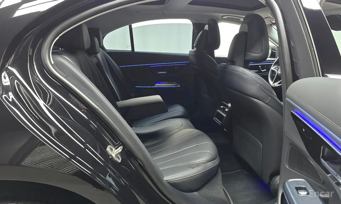 Фото 12 - Mercedes-Benz E-Class