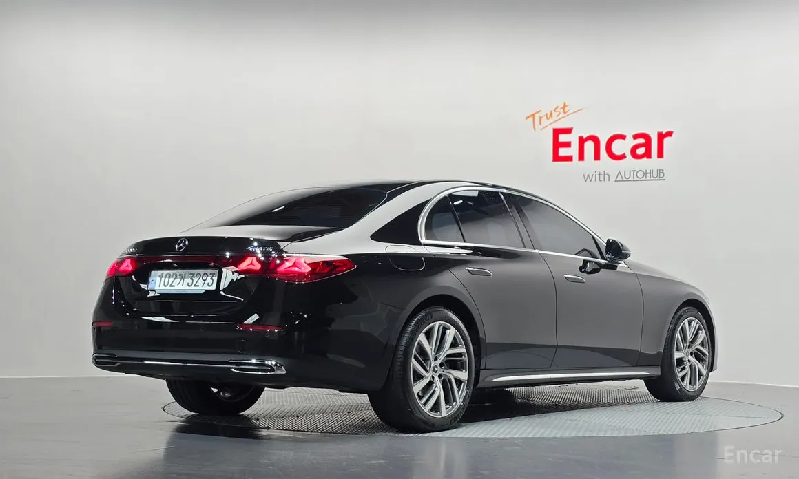 Фото 2 - Mercedes-Benz E-Class