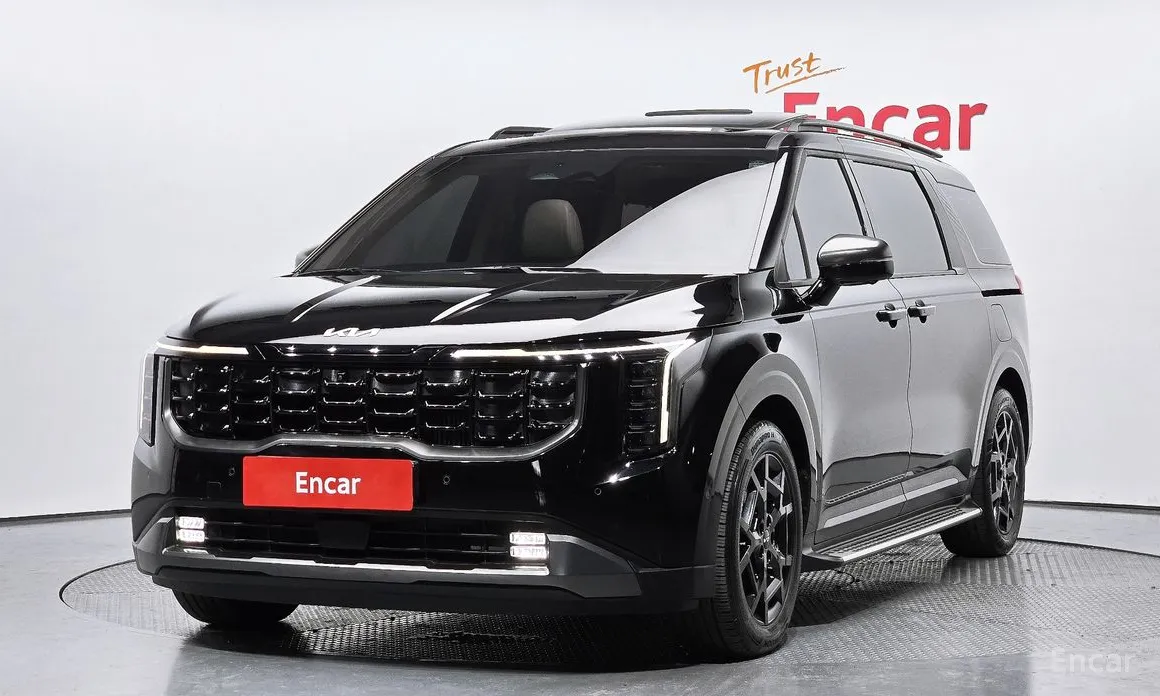 Фото 1 - Kia Carnival