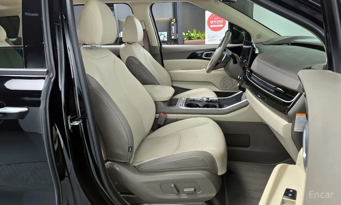 Фото 10 - Kia Carnival