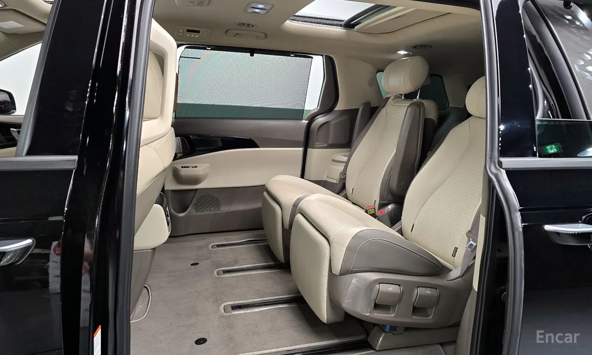 Фото 12 - Kia Carnival