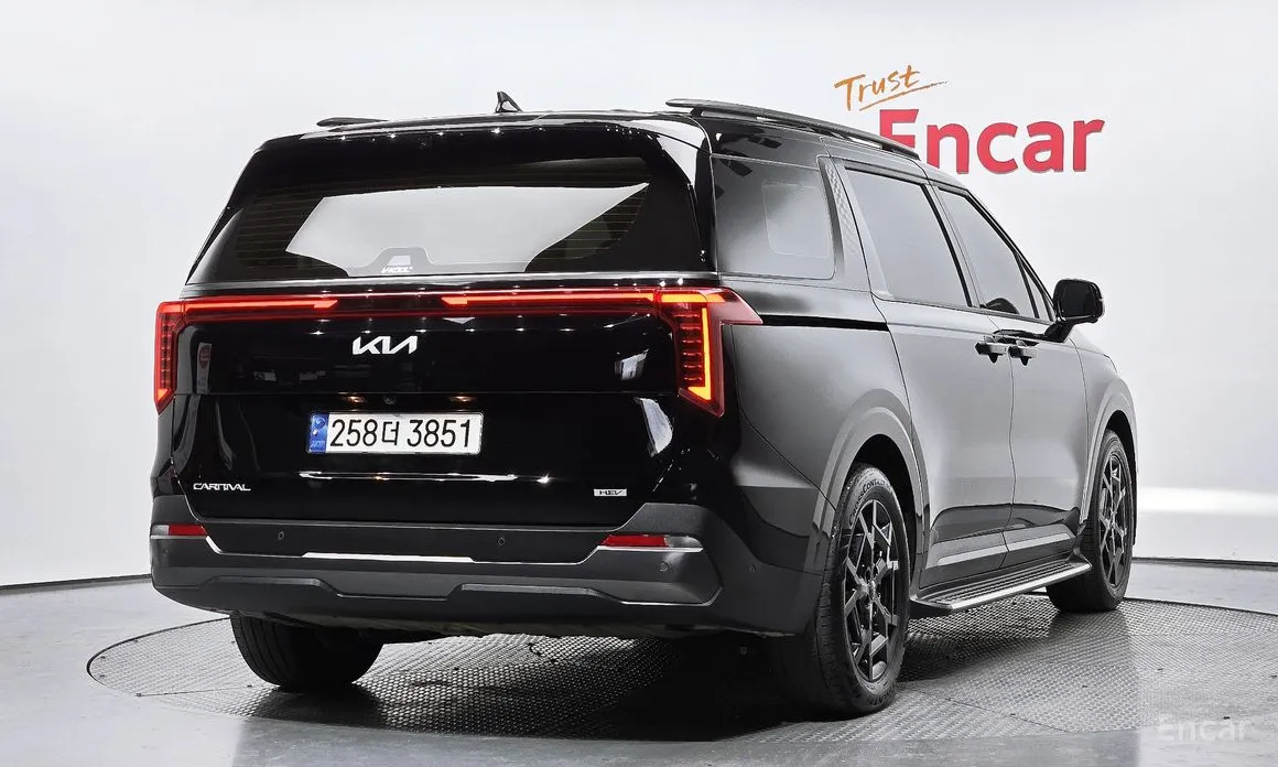 Фото 2 - Kia Carnival