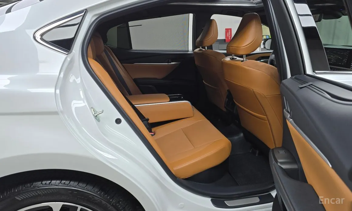 Фото 12 - Toyota Camry