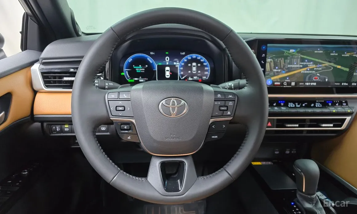 Фото 13 - Toyota Camry