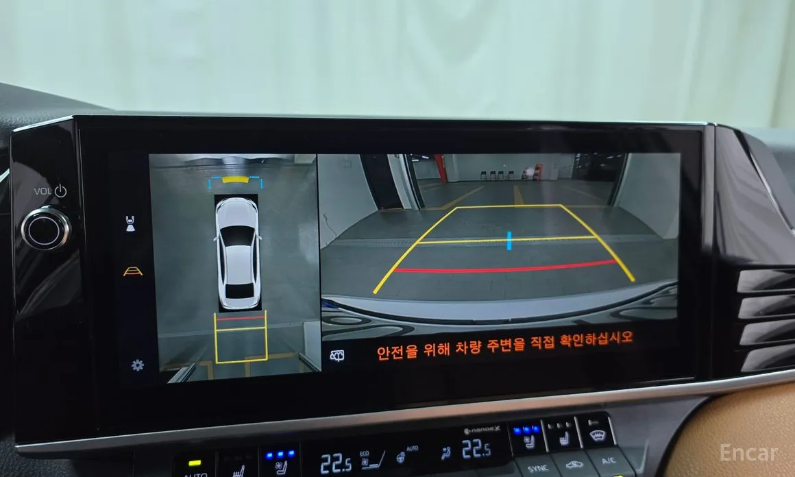 Фото 15 - Toyota Camry