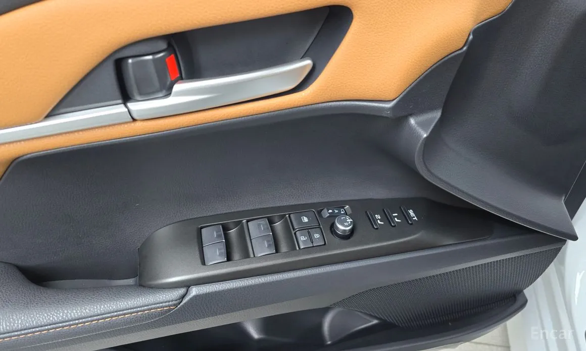 Фото 17 - Toyota Camry