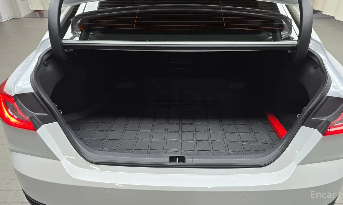 Фото 20 - Toyota Camry