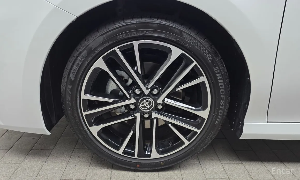 Фото 5 - Toyota Camry