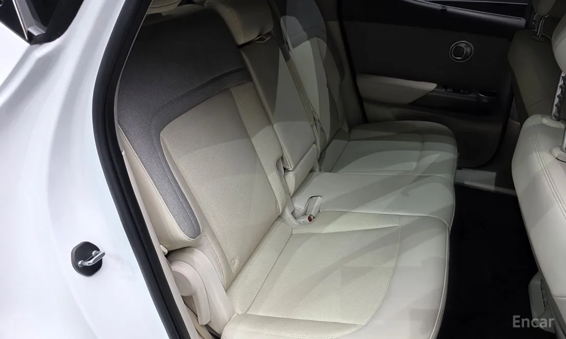 Фото 12 - Genesis GV60