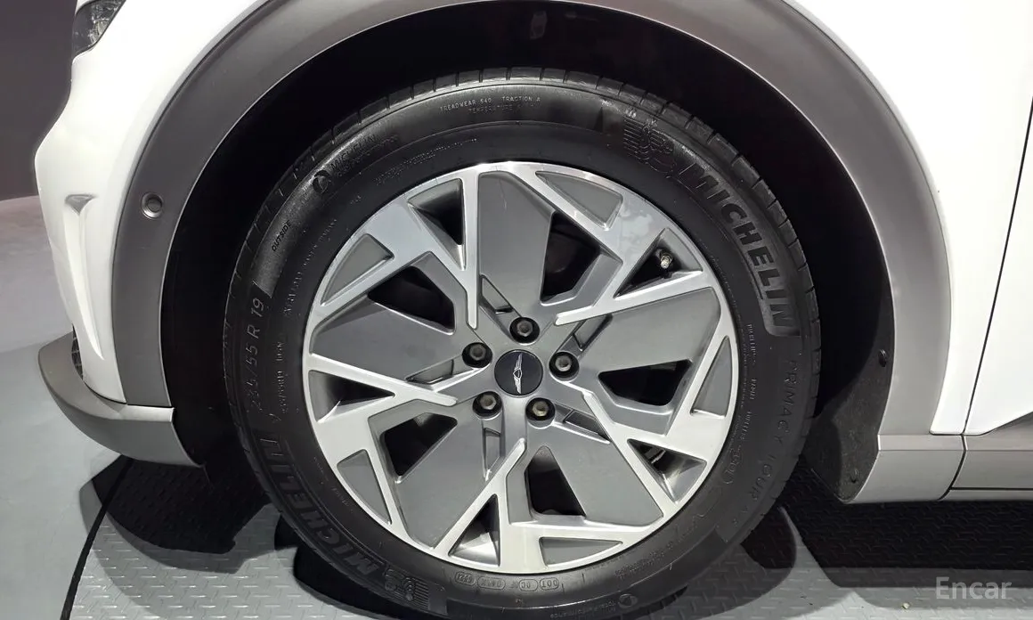 Фото 5 - Genesis GV60