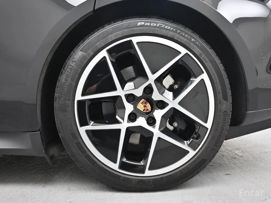 Фото 5 - Porsche Taycan