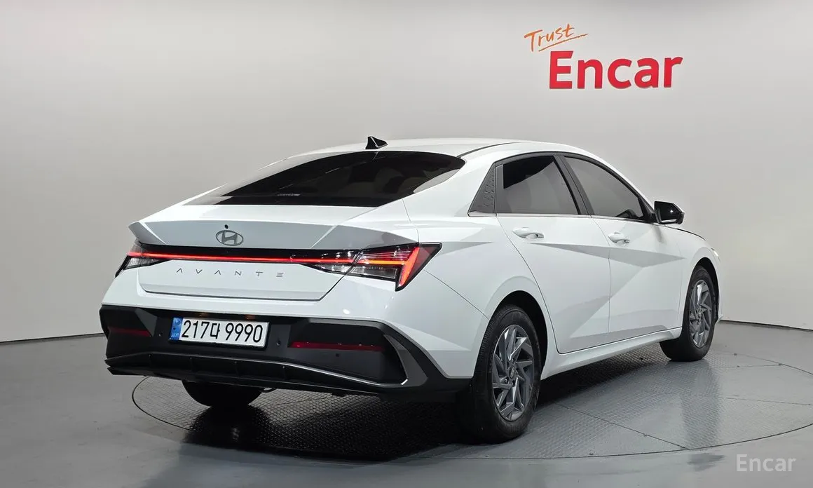 Фото 2 - Hyundai Avante