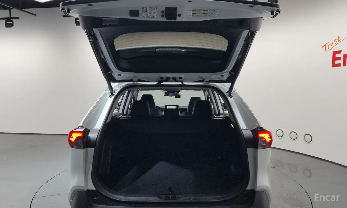 Фото 20 - Toyota RAV4