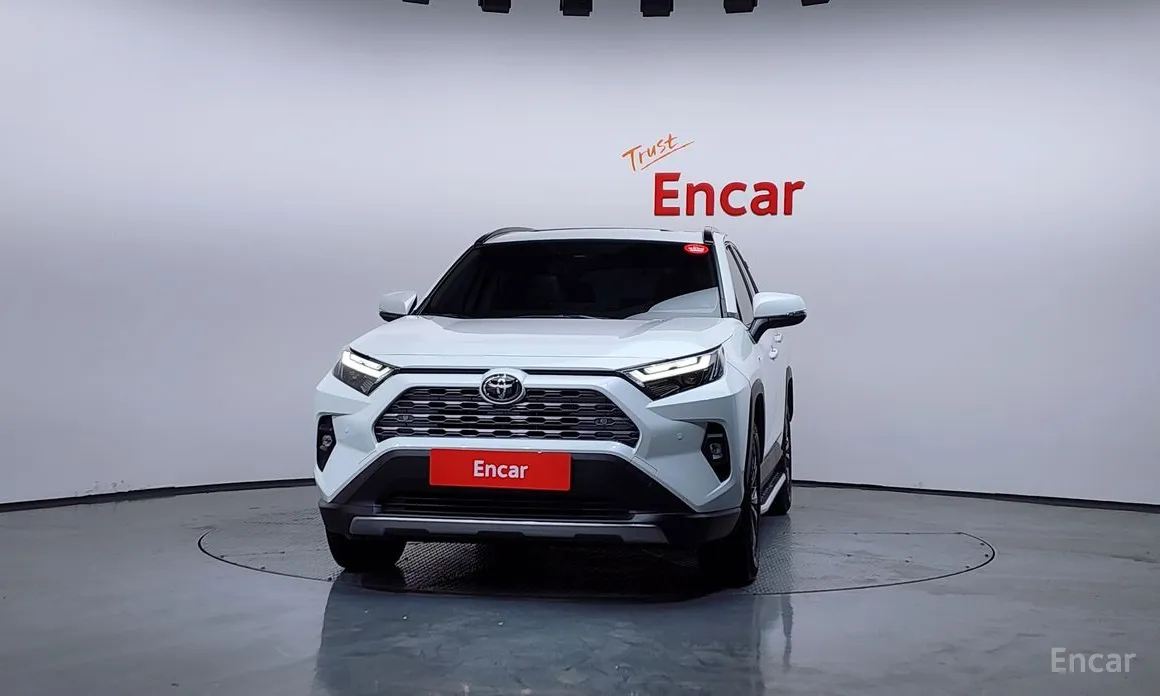 Фото 3 - Toyota RAV4