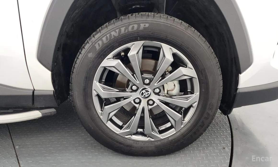 Фото 5 - Toyota RAV4