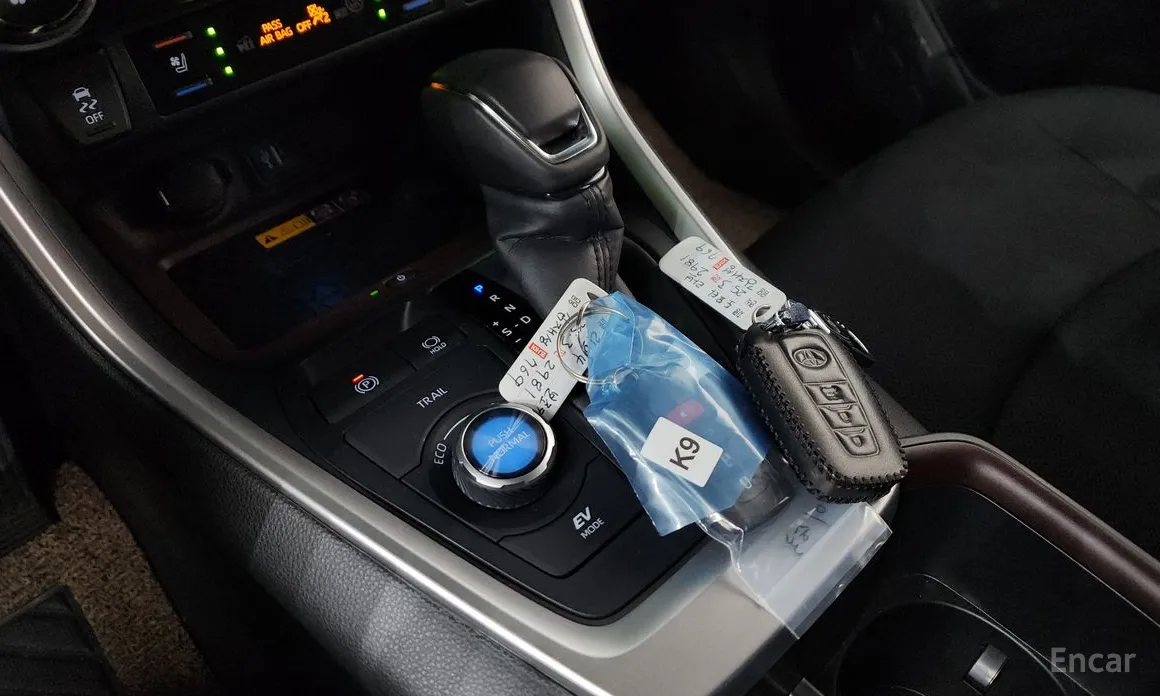 Фото 9 - Toyota RAV4