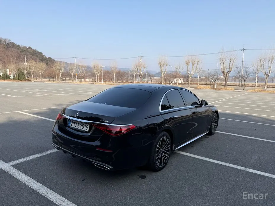 Фото 4 - Mercedes-Benz S-Class