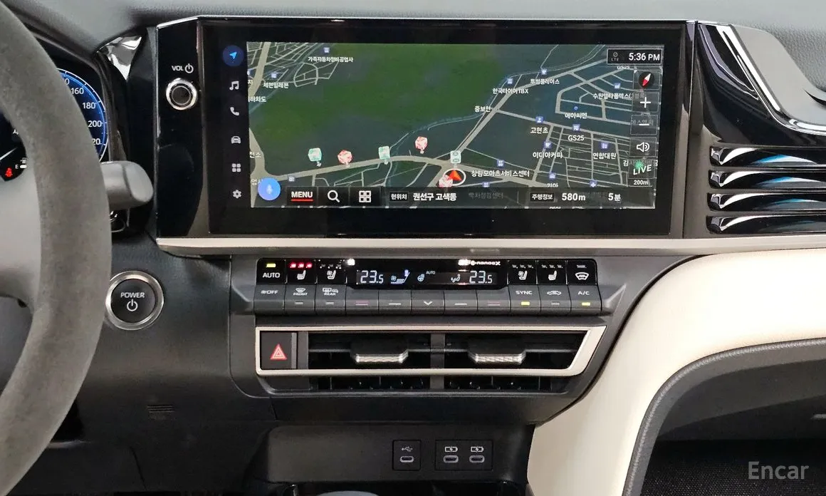 Фото 14 - Toyota Camry