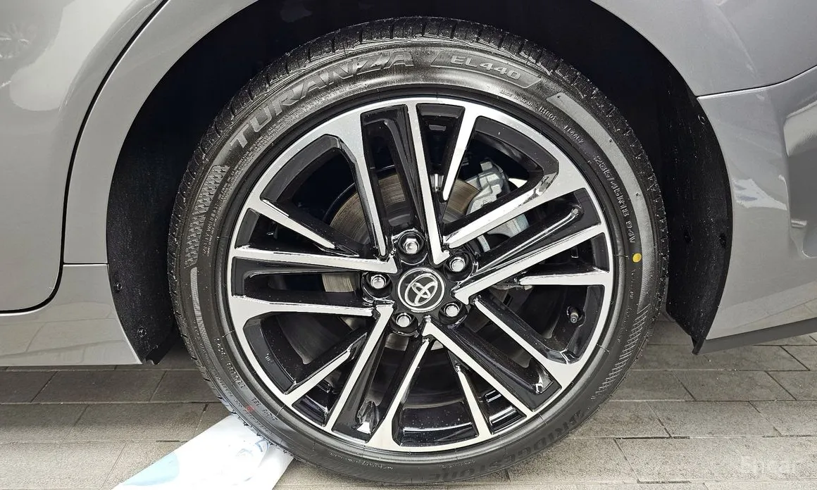 Фото 5 - Toyota Camry