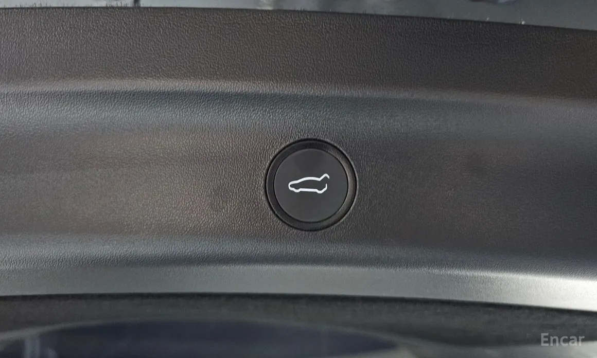 Photo 19 - Tesla Model Y