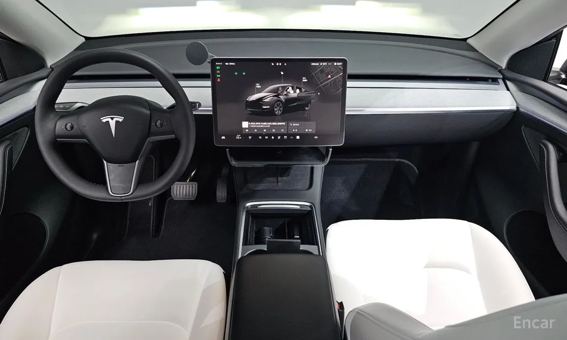 Photo 7 - Tesla Model Y