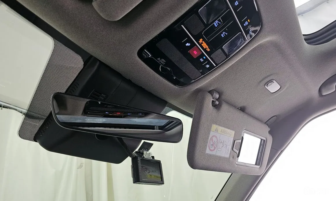 Photo 17 - Hyundai Santa Fe