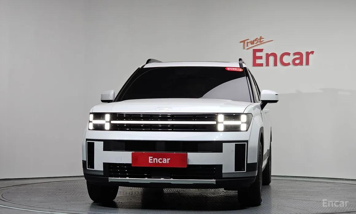 Photo 3 - Hyundai Santa Fe