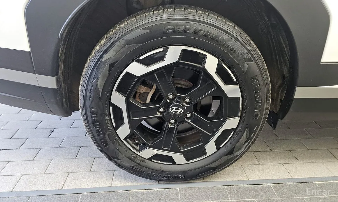 Photo 5 - Hyundai Santa Fe