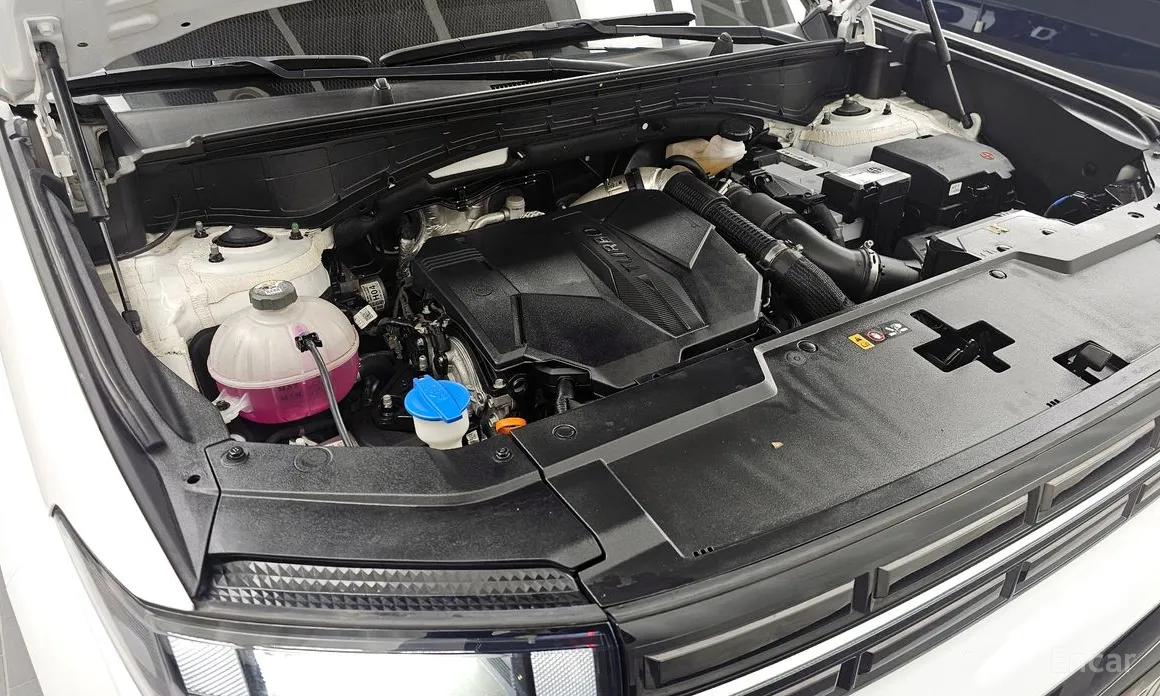 Photo 6 - Hyundai Santa Fe