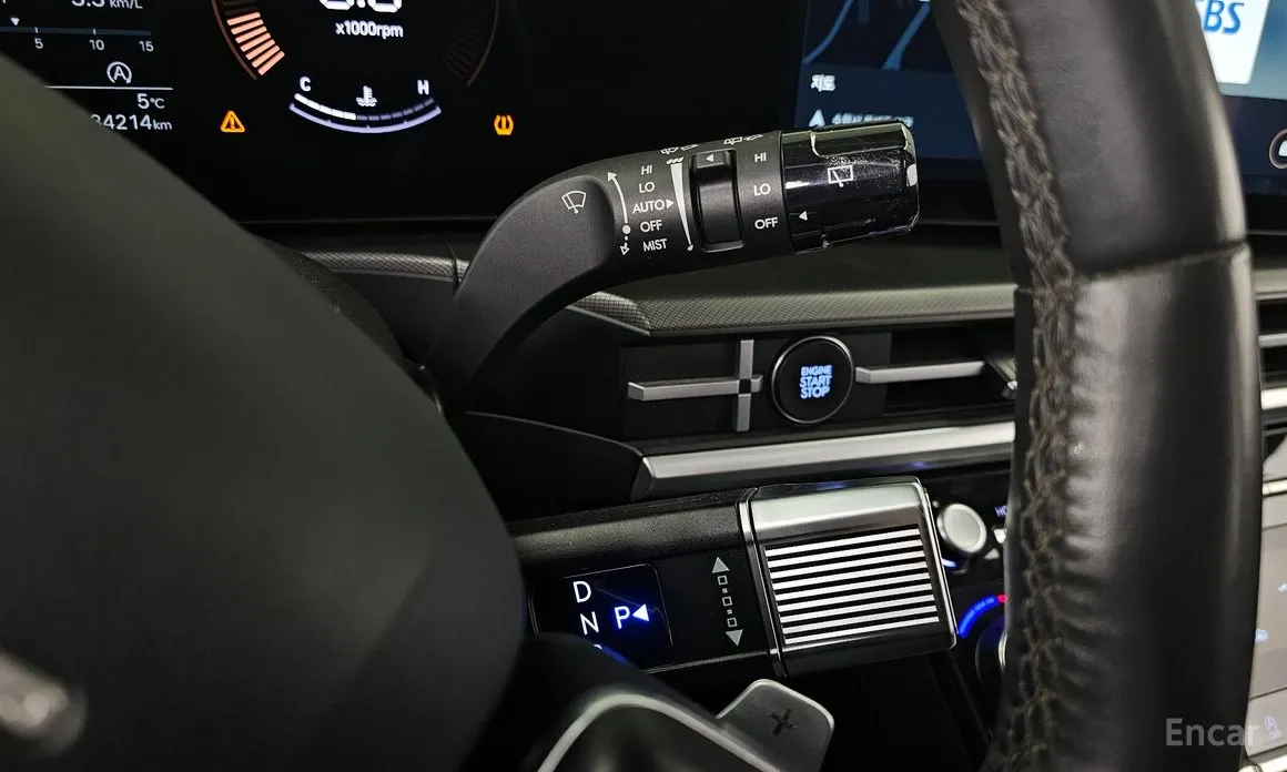 Photo 9 - Hyundai Santa Fe