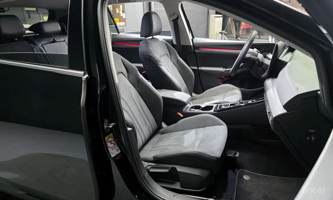 Photo 12 - Volkswagen Golf