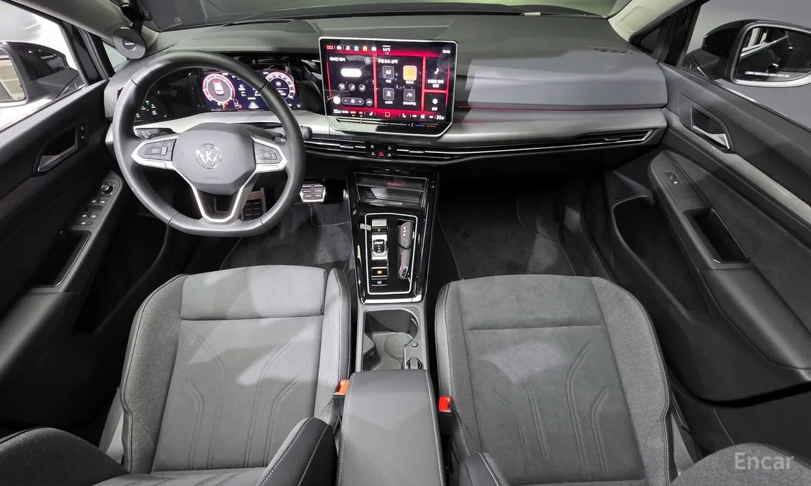 Photo 7 - Volkswagen Golf