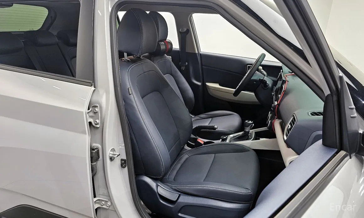 Фото 12 - Hyundai Venue