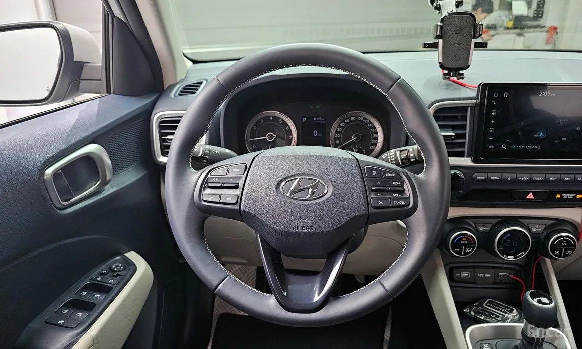 Фото 13 - Hyundai Venue